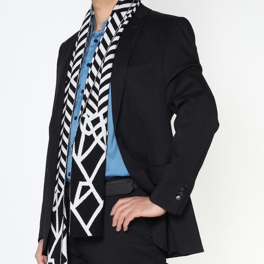Marco Azzali 黑白菱形提花围巾 W3910200 商品图2