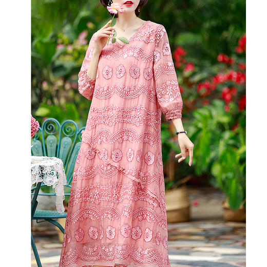 NYT-20011新款七分袖绣花纯色打底裙气质V领重工刺绣连衣裙 商品图1