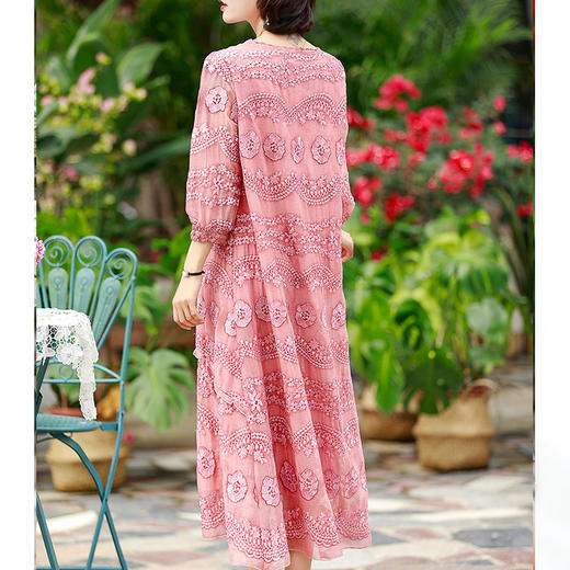 NYT-20011新款七分袖绣花纯色打底裙气质V领重工刺绣连衣裙 商品图3