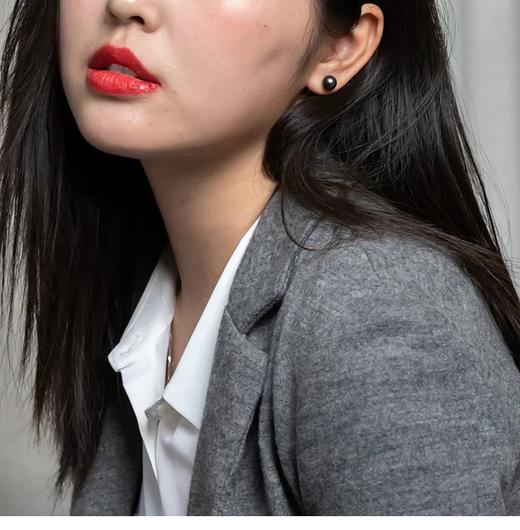 大溪地黑珍珠 绿紫伴彩光 18K金针耳钉 商品图2