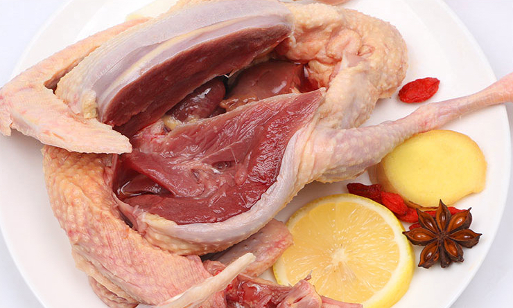 农场乳鸽刘伟家庭农场五谷杂粮鸽子乳鸽的肉厚而嫩滋养作用较强鸽肉