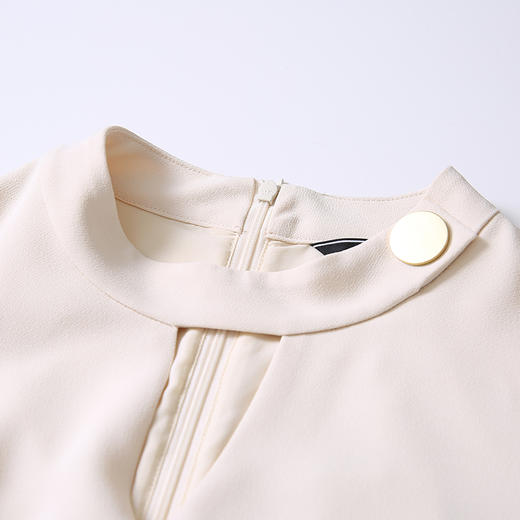 故障  EITIE爱特爱女装秋款洋气时尚挂脖V领收腰显瘦通勤百搭连衣裙女裙6007751连衣裙 商品图12