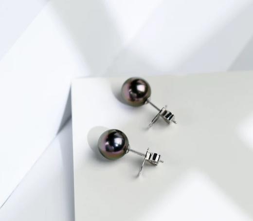 大溪地黑珍珠 绿紫伴彩光 18K金针耳钉 商品图3
