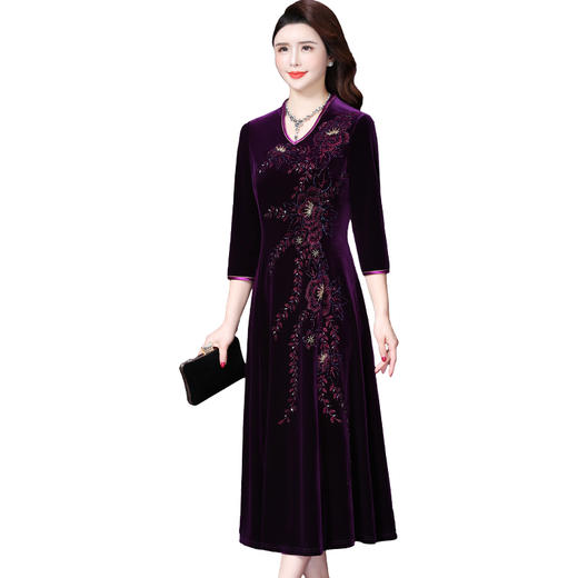 WXY-6518W时尚修身手工刺绣金丝绒连衣裙 商品图2