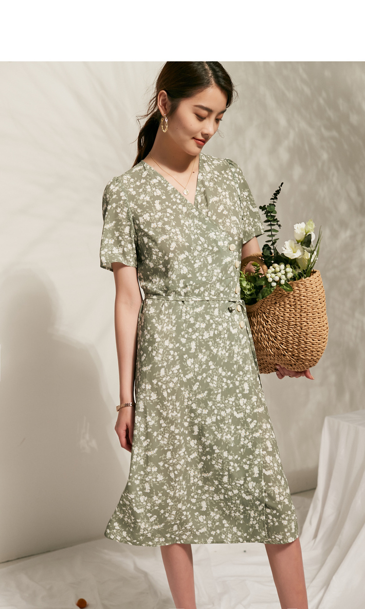 313616010初棉泡泡纱雪纺复古小雏菊碎花连衣裙法式桔梗v领短袖茶歇裙