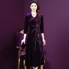 WXY-6518W时尚修身手工刺绣金丝绒连衣裙