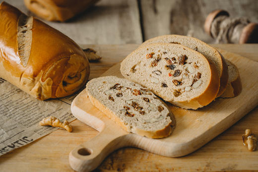 新疆黑麦大列巴388克/盒*2盒 商品图3