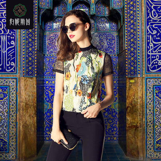 2T6931--绿色T恤--国王的虔诚--《智慧之光--波斯艺术》 商品图0