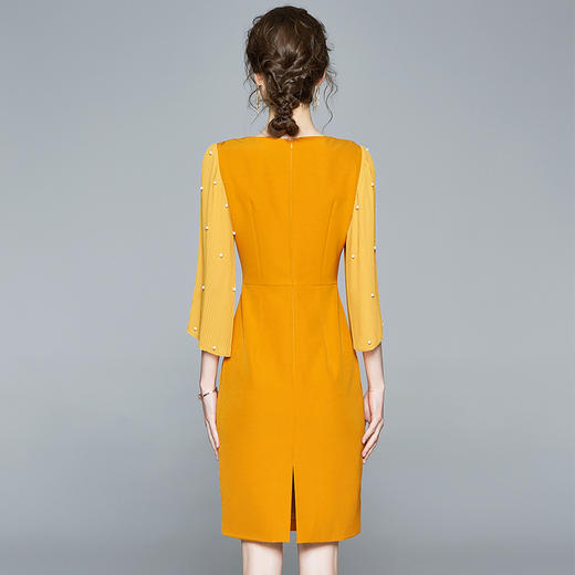 BHS-120104017春夏新款气质优雅压褶钉珠喇叭袖纯色修身连衣裙 商品图2