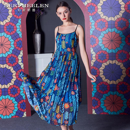 2S6877--蓝色连衣裙--安静的反叛--《智慧之光--波斯艺术》 商品图2