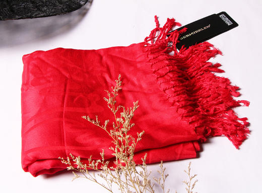 6W6701--《红围巾的女人》主题围巾--《画尽世间光影，只为挚爱女人》 商品图5