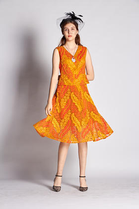 【伯妮斯茵】2T6372--黄色T恤--收获--《燃烧的灵魂--梵高》