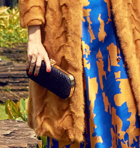 【伯妮斯茵】3J6713--黑色陈列手包