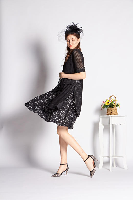 【伯妮斯茵】2S6386--黑白色连衣裙--诗人的花园--《燃烧的灵魂》 商品图3