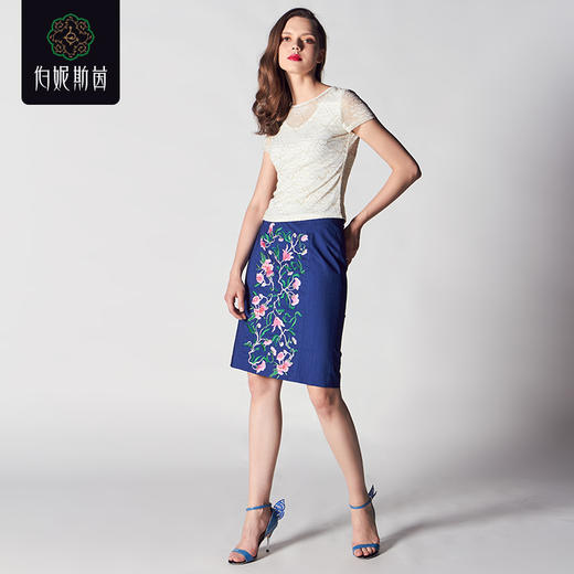 2T6941--米色T恤--国王的虔诚--《智慧之光--波斯艺术》 商品图5