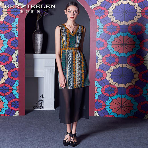 2S68815--绿色连衣裙--64道祝福--《智慧之光--波斯艺术》 商品图3