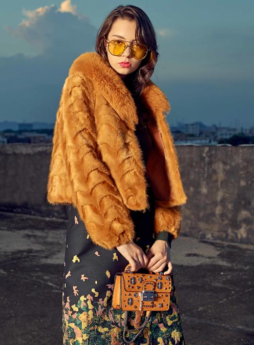 【伯妮斯茵】3J6711-橙色真皮带钉时尚包 商品图0