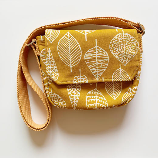 HUGOJIRO翻盖斜挎包仲春之月 商品图1