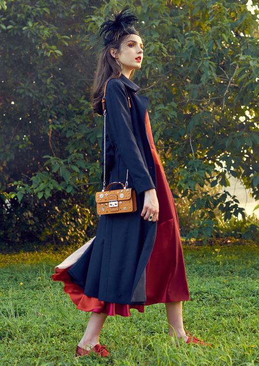 【伯妮斯茵】3J6711-橙色真皮带钉时尚包 商品图3