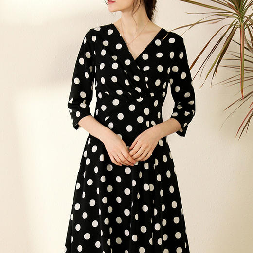 丁摩 真丝连衣裙女收腰显瘦时尚波点V领桑蚕丝连衣裙长裙20-130DL699 商品图3