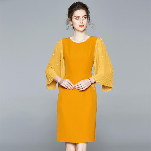 BHS-120104017春夏新款气质优雅压褶钉珠喇叭袖纯色修身连衣裙 商品图1