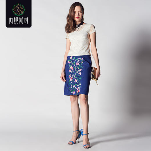 2T6941--米色T恤--国王的虔诚--《智慧之光--波斯艺术》 商品图3