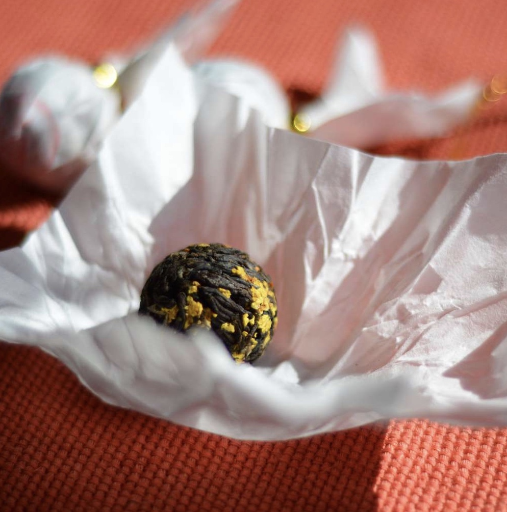 也花也茶——云南大叶种浓香型古树桂花龙珠红茶