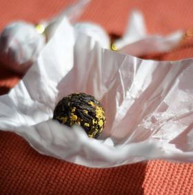 也花也茶——云南大叶种浓香型古树桂花龙珠红茶