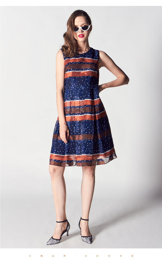 2S69213--蓝色连衣裙--音乐的花谱--《智慧之光--波斯艺术》 商品图2