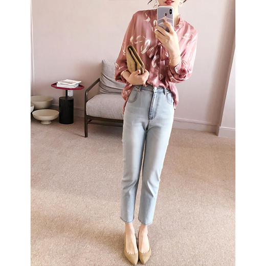 闪购返场 莫奈玫瑰 竖纹肌理艺术图案 多种穿法设计干枯玫瑰粉色衬衫 商品图1