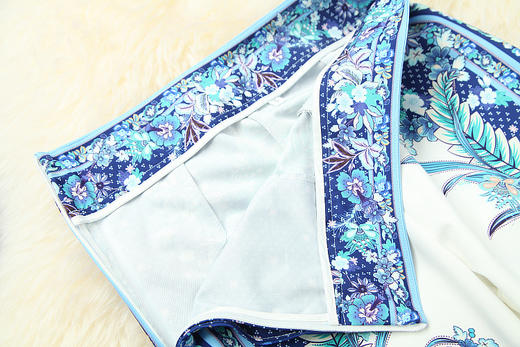 LYY-T10539春季新款民族风印花翻领衬衫+高腰喇叭阔腿裤套装 商品图2