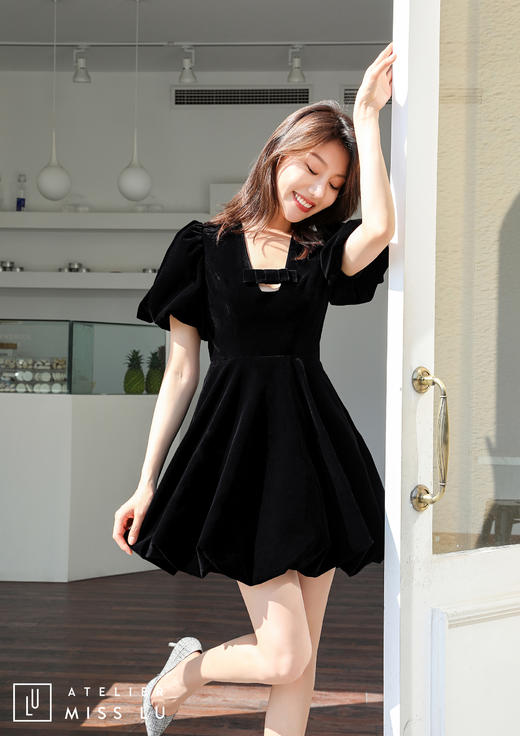 AtelierMissLu / Olga-经典黑丝绒泡泡袖公主裙 商品图11