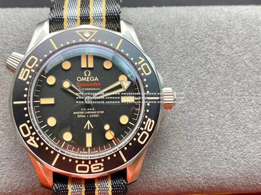 『NOOB升级版』无暇赴死！即将推出007版海马系列腕表，钛金属表壳宽42毫米，黑色铝质潜水表圈配有棕色刻度，防水深度300米。同时，它的黑色表盘同样采用铝合金制成，配有棕色刻度，6点位置zhuan 商品图0