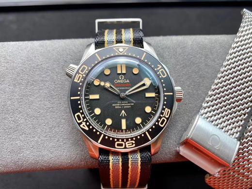 『NOOB升级版』无暇赴死！即将推出007版海马系列腕表，钛金属表壳宽42毫米，黑色铝质潜水表圈配有棕色刻度，防水深度300米。同时，它的黑色表盘同样采用铝合金制成，配有棕色刻度，6点位置zhuan 商品图13