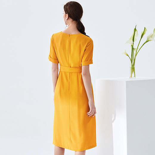 EITIE爱特爱女装春款时尚通勤V领收腰显瘦纯色连衣裙女中长款6107826 商品图3