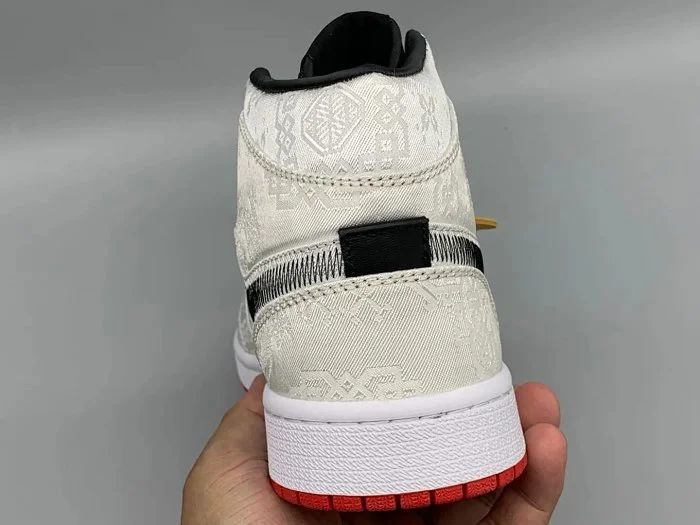 直降100块冠希哥设计爆款公私级aj1白丝绸铜钱可撕开版本情侣篮球鞋元