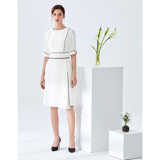EITIE爱特爱夏季新款时尚简约通勤干练职业显瘦收腰连衣裙女6107834 商品图2