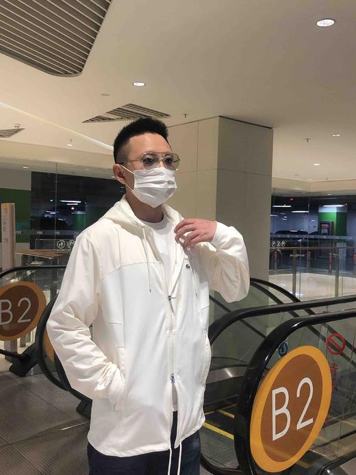 干净清爽！Lacoste法鳄春秋白色薄款风衣外套 商品图7