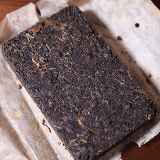 澜沧古茶2004年007早春乔木大砖干仓普洱老生茶经典口粮 250g 商品图4