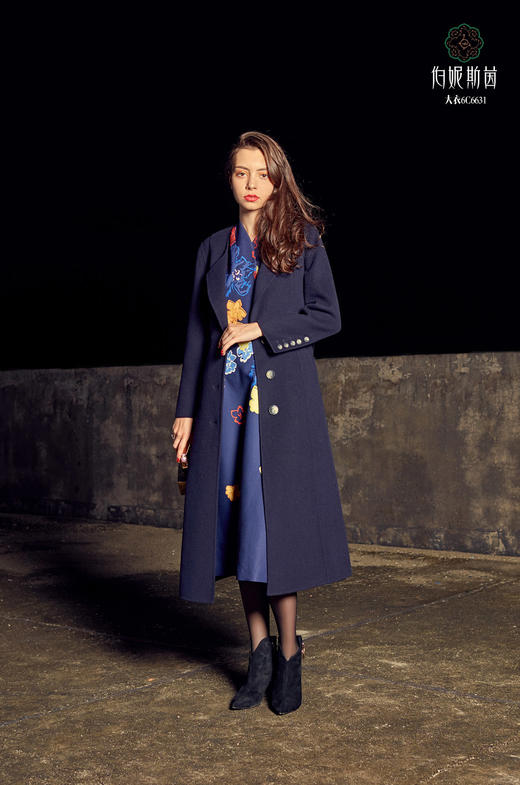 售罄【伯妮斯茵】6C6631--大衣--《花园中的母子》 商品图2