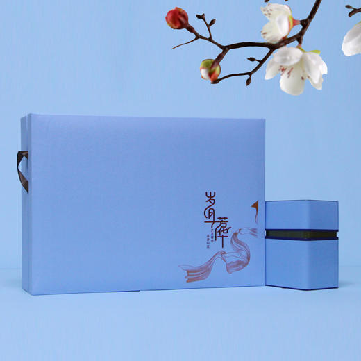 礼盒一套23元 ,一件20套 ,一件460元,岁月芳华蓝色茶叶礼盒容量可装