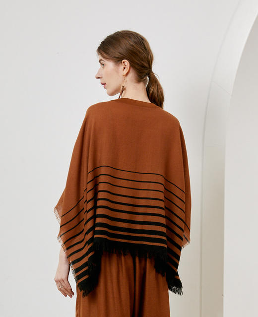  四季之衣 | 羊绒印花斗篷女上衣 SJF92W700B 商品图3