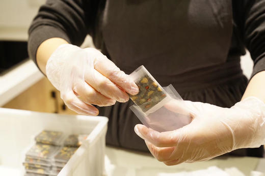 阿胶糕1斤装 商品图3