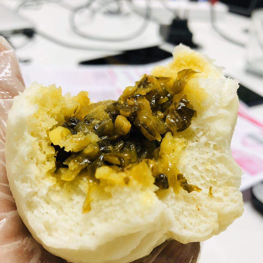 桃花点点酸菜肉丝包10个袋蒸着吃汁多更美味