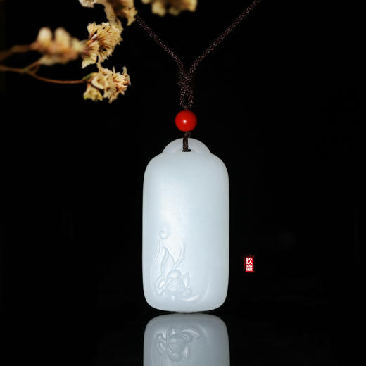 和田玉（羊脂玉）俄料挂件--一品青莲玉牌    24.54g 商品图0