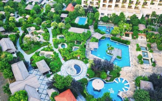 ★老友聚 I 周末不加价★ ¥399起/人 3天2晚入住【泰州碧桂园凤凰酒店】享55㎡漫悦花园房，自助早餐，正餐2顿~免费棋牌室、健身房、桌球、乒乓球！多人数套餐可选~有效期至2026年12月31日 商品图0