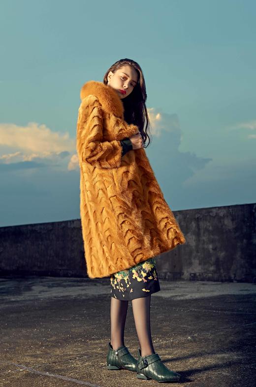 《画尽世界光影，只为挚爱的女人》--白杨树  高贵气质中长款外套皮草--6P6692 商品图2