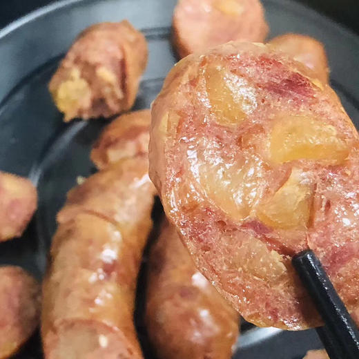 牛筋肠500g/包*2包 4根/包 香辣/原味2种口味 任意搭配选择 开袋即食 烤着吃炸着吃也可以哦！冷藏保存 商品图2