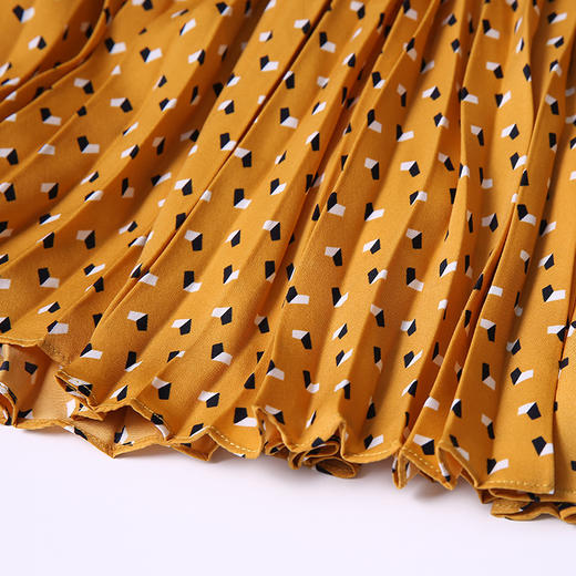 EITIE爱特爱秋季新款时尚洋气系带收腰显瘦百褶印花连衣裙女6007731 商品图8