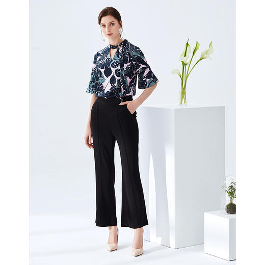 EITIE爱特爱夏季桑蚕丝新款时尚通勤立领飘带印花喇叭袖上衣女5913625 商品图1